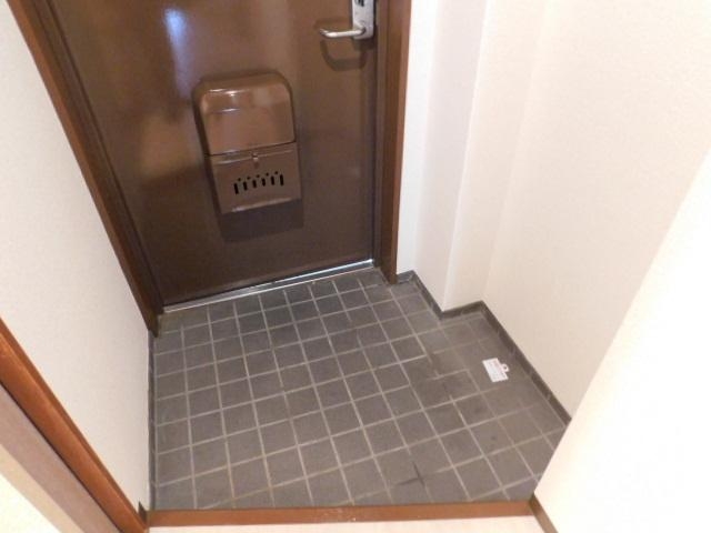 玄関　広々玄関