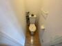 トイレ　こちらはトイレです。清潔感があり、安心して使用できます。