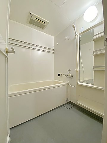 バス・シャワールーム　同間取り別部屋の画像です