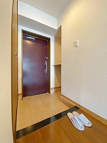玄関　同間取り別部屋の画像です