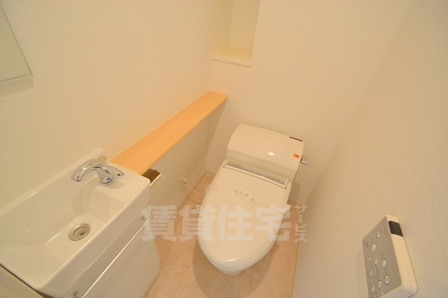 インザグレイス東三国のトイレ写真