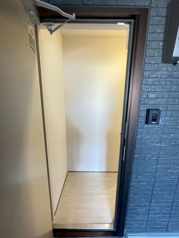 ＪＲ総武線 西千葉駅 徒歩15分 3階建 築1年の玄関写真
