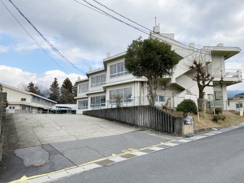 小学校　落合小学校（小学校）まで504m