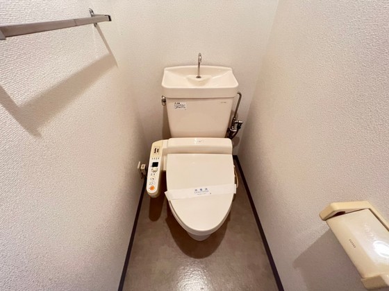ラフィネ牛田本町のトイレ写真