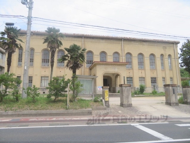 小学校　峰山小学校（小学校）まで2000m