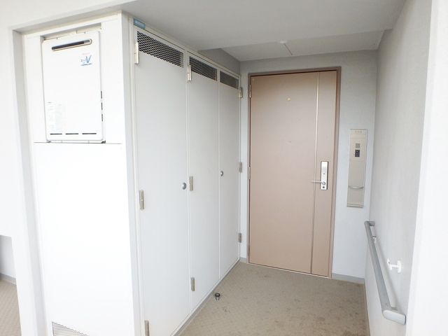 玄関　他のお部屋の御写真です。参考画像。