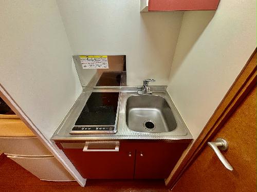 キッチン　設備・仕様は号室により異なる為、現状を優先いたします。