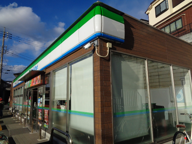 コンビニ　ファミリーマート 福生山王橋通り店（コンビニ）まで502m