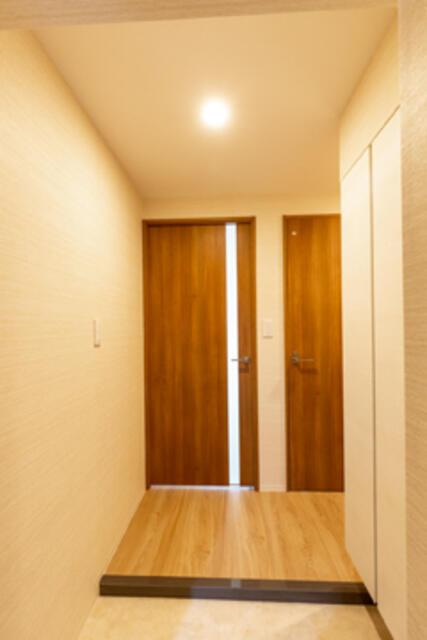 玄関　※写真は同タイプ住戸です。