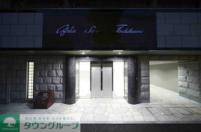 エントランス　大理石調の豪華エントランス