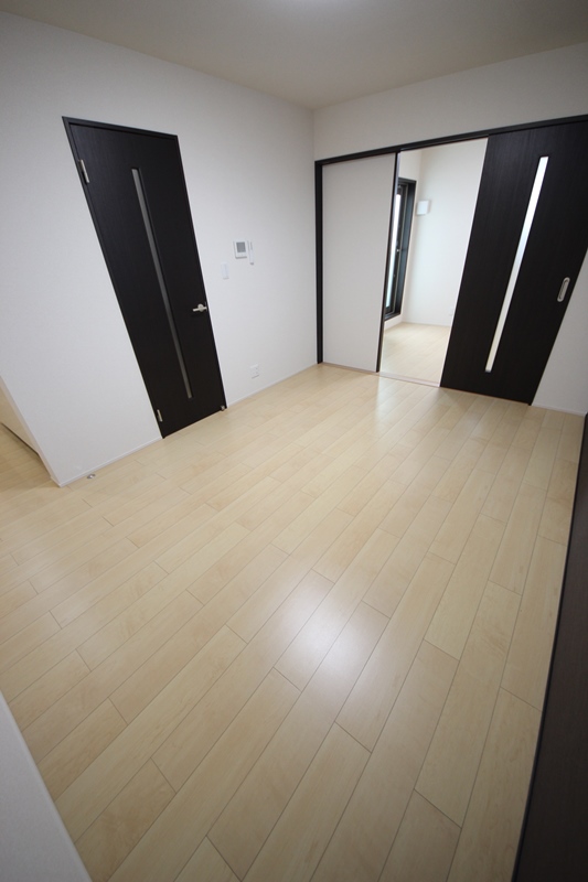 フジパレス神田北通の居間写真