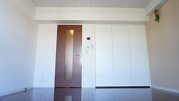 京王線 仙川駅 徒歩9分 5階建 築19年の居間写真