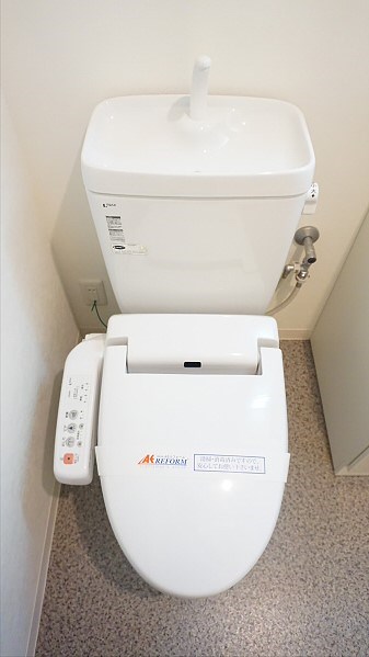 京王線 仙川駅 徒歩9分 5階建 築19年のトイレ写真