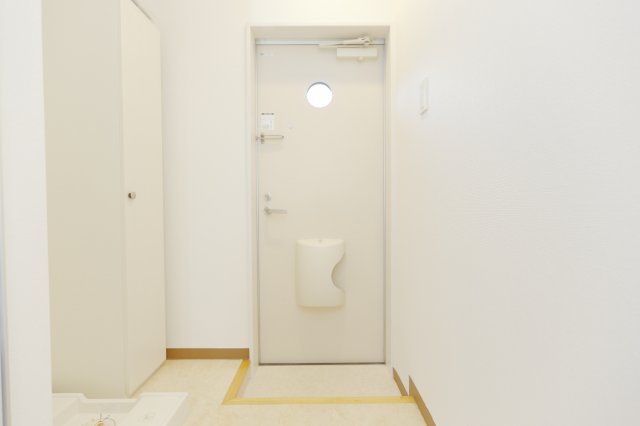 玄関　別号室、参考写真になります