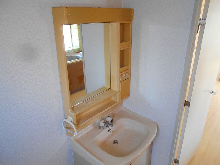 洗面設備　同マンション別部屋参考写真