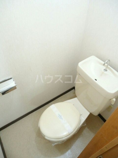 豊橋鉄道渥美線 高師駅 徒歩18分 2階建 築36年のトイレ写真