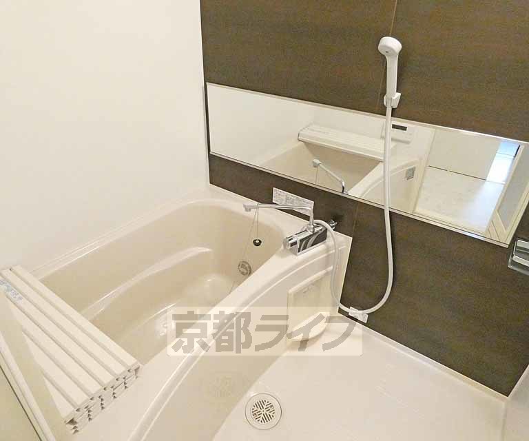 バス・シャワールーム　清潔感のある浴室です！