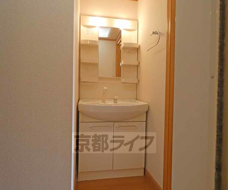 洗面設備　独立洗面台です・