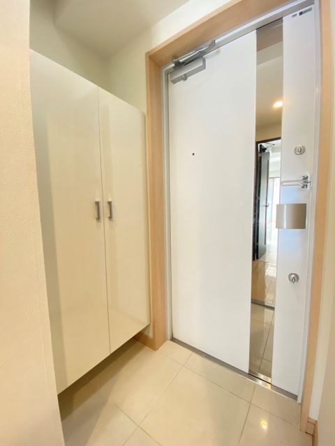 地下鉄御堂筋線 東三国駅 徒歩3分 9階建 築20年の玄関写真