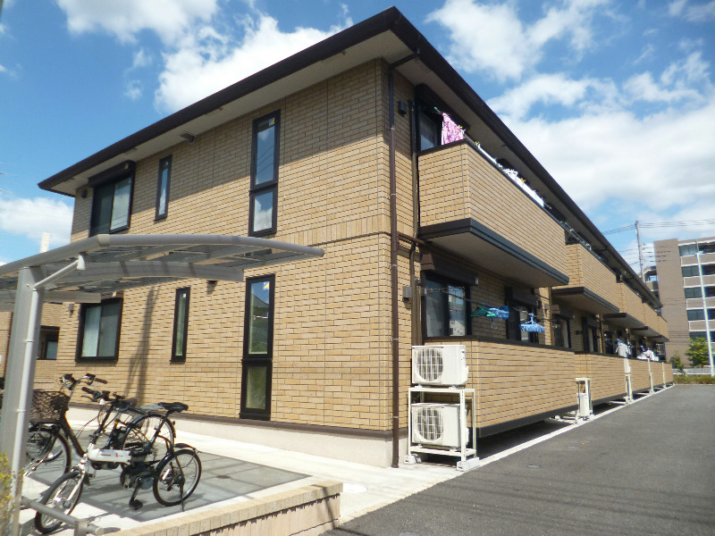 京王線 聖蹟桜ケ丘駅 徒歩15分 築13年