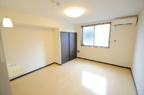 居室・リビング　広々としたお部屋です