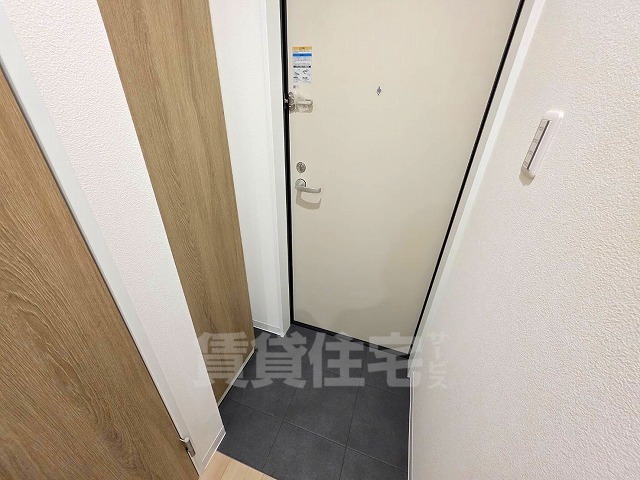近鉄奈良線 若江岩田駅 徒歩15分 3階建 築1年の玄関写真