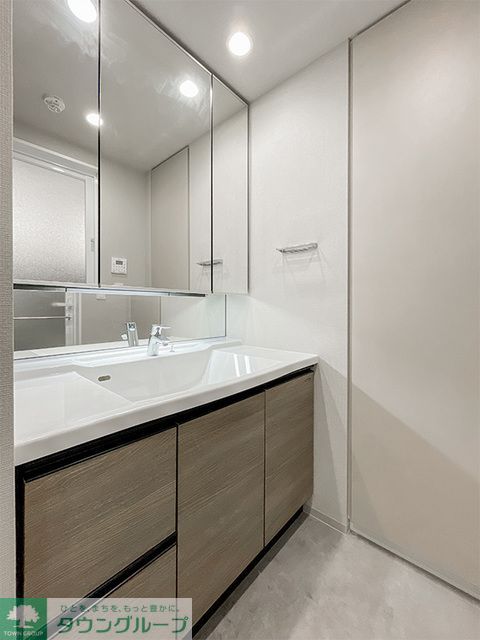洗面設備　※写真は同タイプ住戸です。