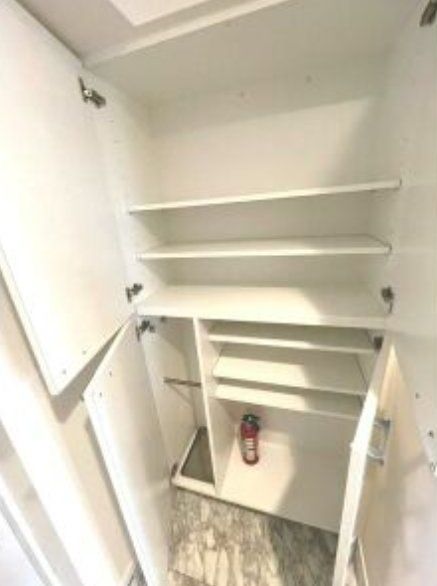 玄関　収納