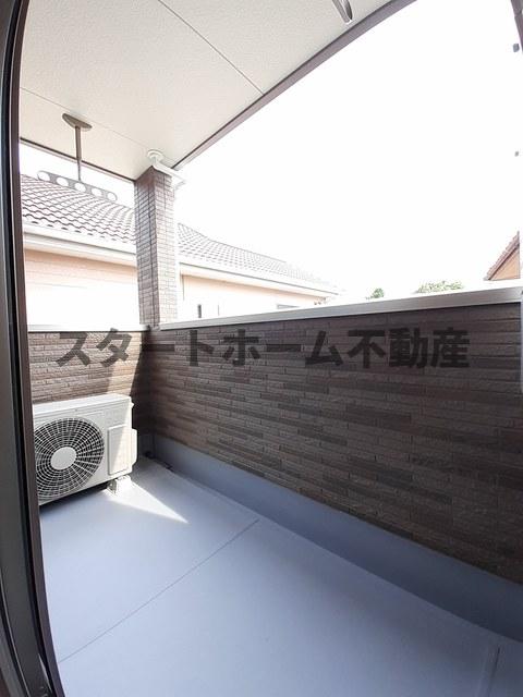 バルコニー　暖かな日差しのふりそそぐバルコニー