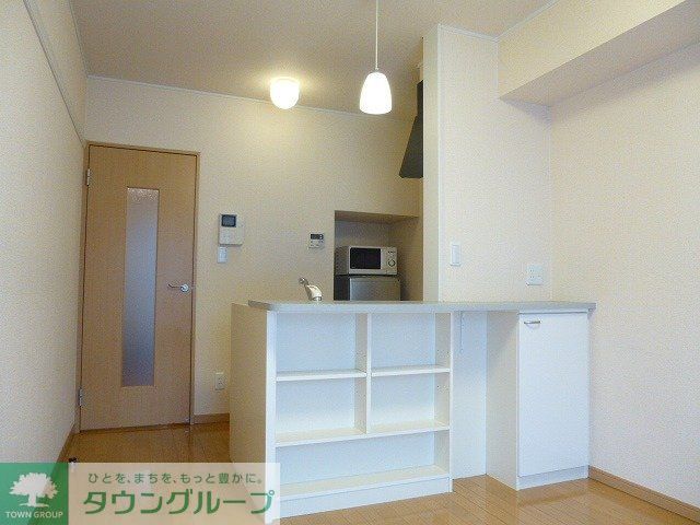 レオパレスピアチェーレの居間写真