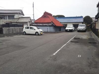駐車場　敷地内