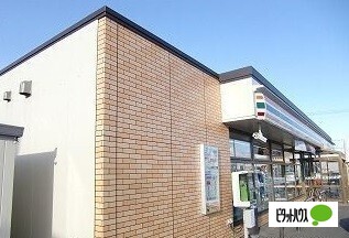 コンビニ　セブンイレブン八戸田向店（コンビニ）まで481m