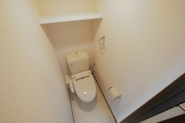 東武東上線 朝霞駅 徒歩12分 3階建 築12年のトイレ写真