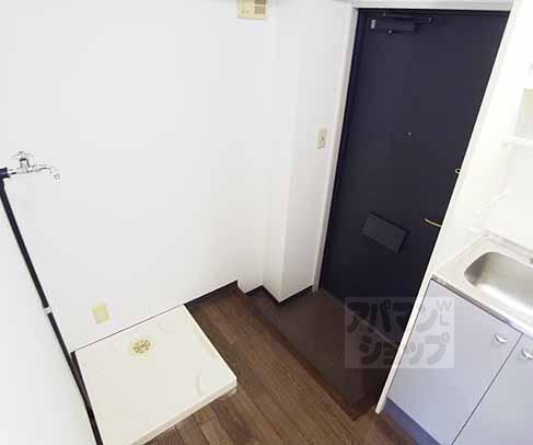 グランディール伏見の玄関写真
