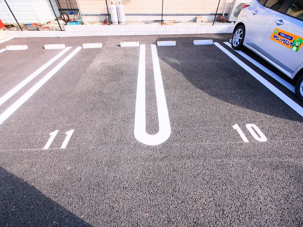 駐車場　駐車場