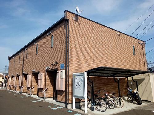 レオネクスト小鶴　二番館の建物外観