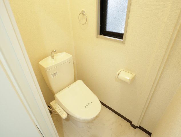 【奈良市南登美ヶ丘のアパートのトイレ】