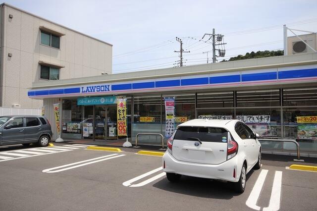 コンビニ　ローソン栄鍛冶ケ谷一丁目店（コンビニ）まで292m