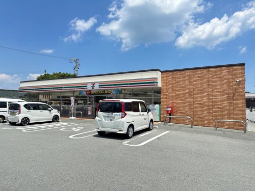 コンビニ　セブンイレブン 津市藤方店（コンビニ）まで187m