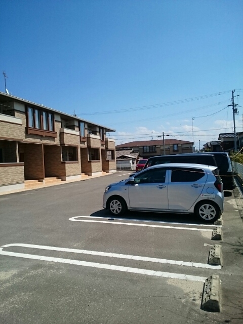 【[家電付き] ラメールの駐車場】