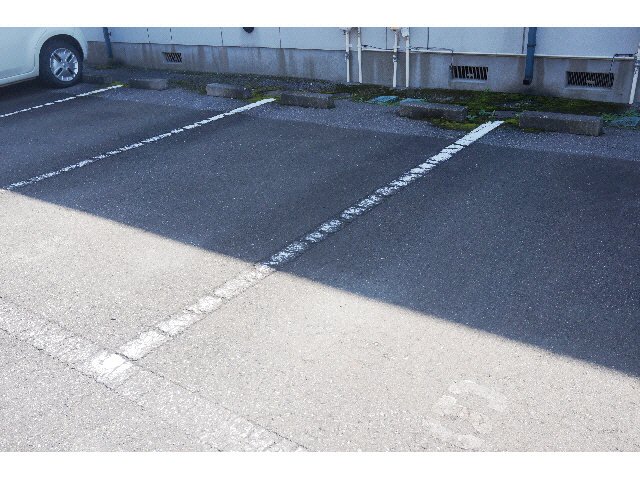 【ハウスチェスナットCの駐車場】