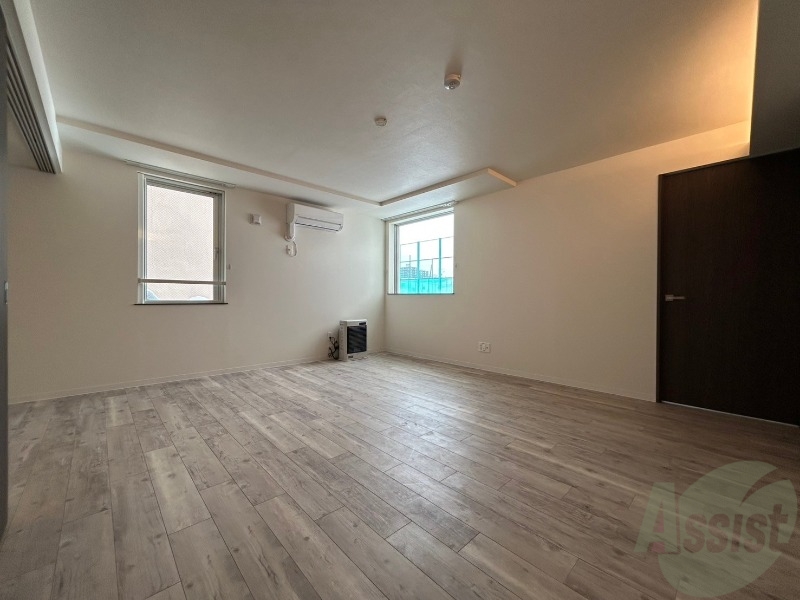 居室・リビング　広々としたリビングですね。使い勝手がよさそうですね！