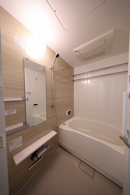 バス・シャワールーム　バス