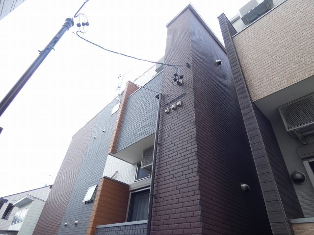 【i-FLAGの建物外観】