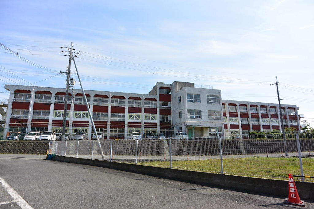 【グラシアスの小学校】