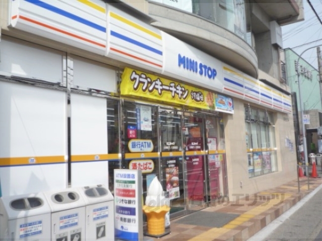コンビニ　ミニストップ太秦帷子ノ辻駅前店（コンビニ）まで230m