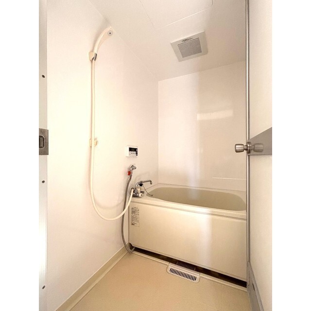 バス・シャワールーム　追い炊き機能在り！