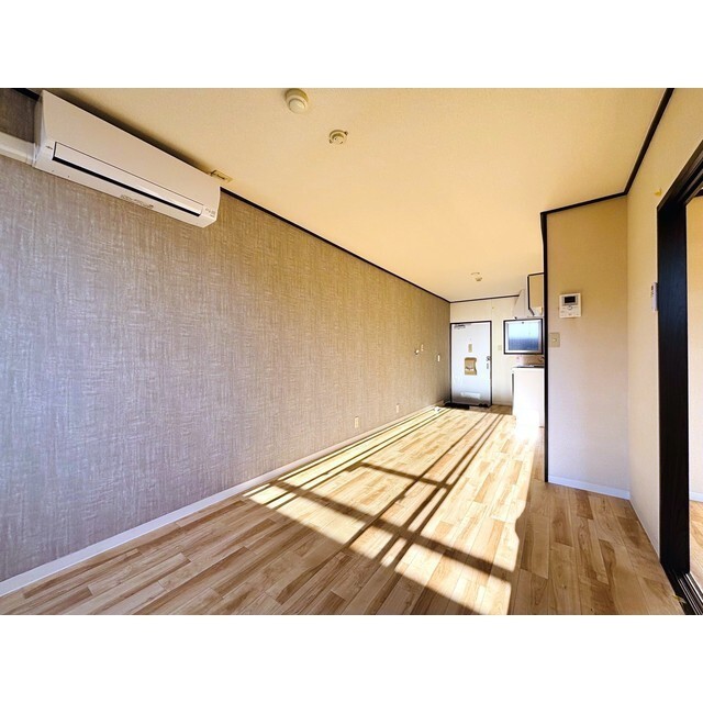 居室・リビング　陽当たりの良いリビングです♪