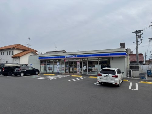 コンビニ　ローソン（コンビニ）まで677m