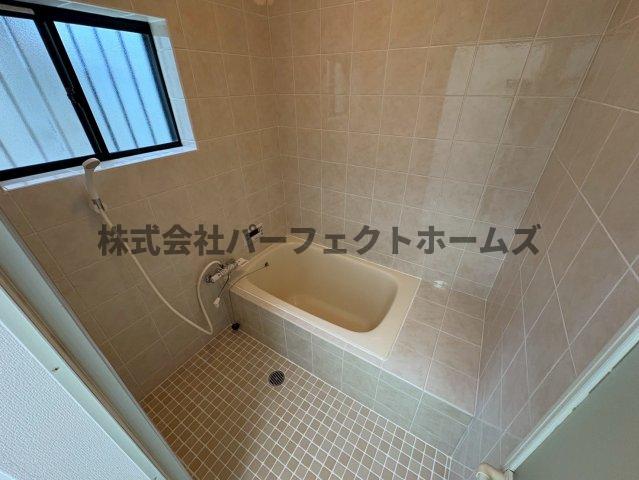 バス・シャワールーム　コンパクトで使いやすいお風呂です